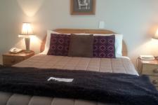 1 Bedroom Unit - Queen Bed